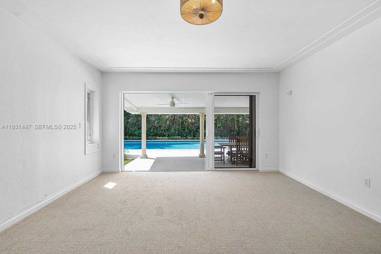 Small Image of 6820 GRANADA BLVD, Coral Gables Number 9