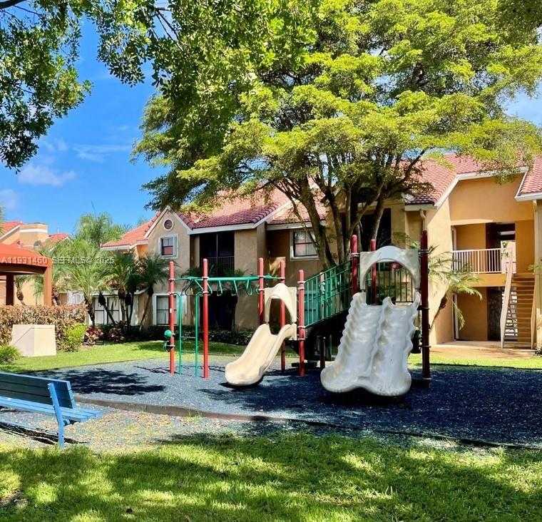 Small Image of 15591 SOUTH WEST 105TH TER #515, Miami Number 4