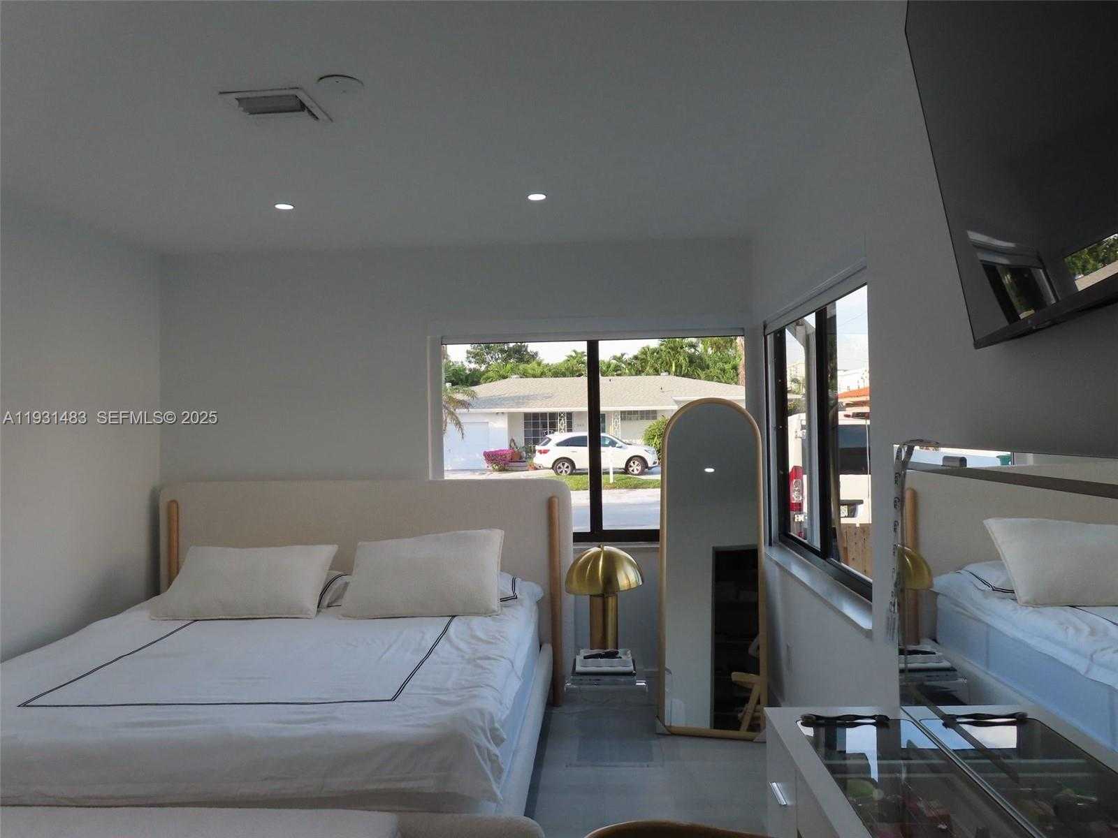 Small Image of 260 187TH ST, Sunny Isles Beach Number 13