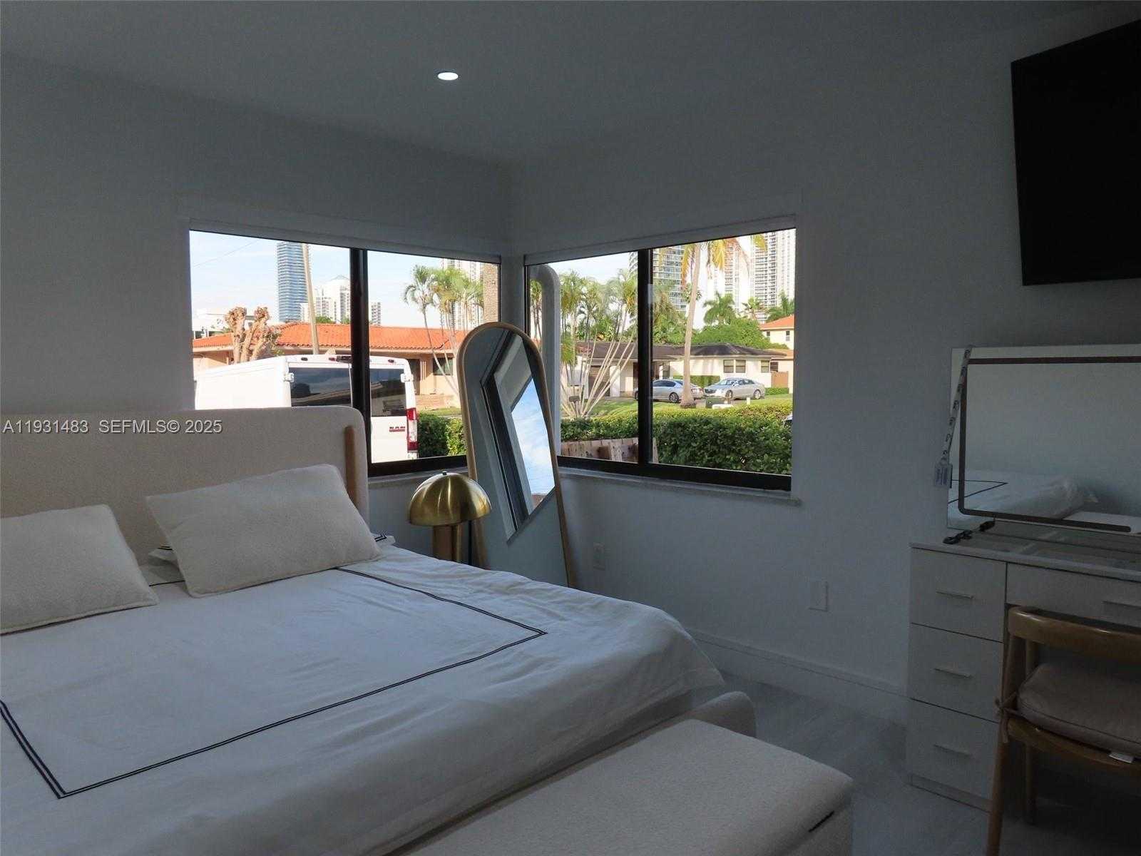 Small Image of 260 187TH ST, Sunny Isles Beach Number 14