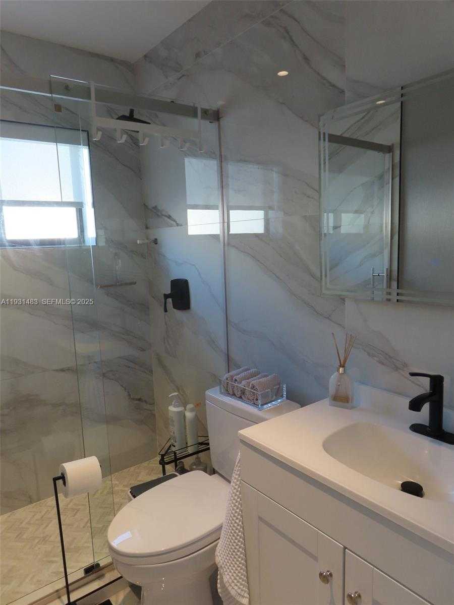 Small Image of 260 187TH ST, Sunny Isles Beach Number 15