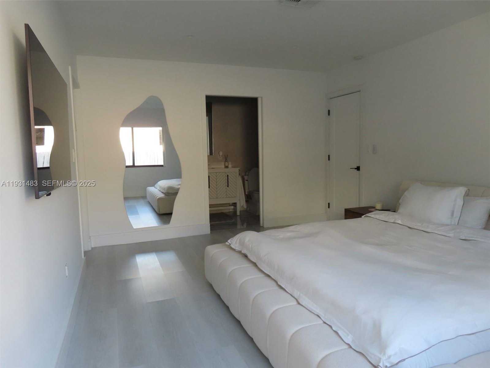 Small Image of 260 187TH ST, Sunny Isles Beach Number 9