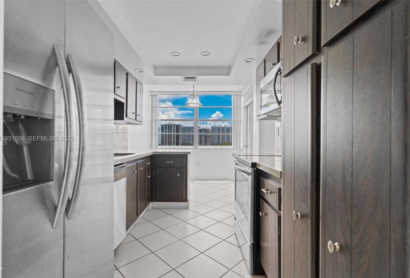 Small Image of 18081 BISCAYNE BLVD #1205, Aventura Number 13