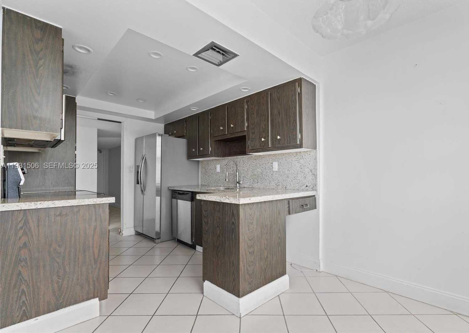 Small Image of 18081 BISCAYNE BLVD #1205, Aventura Number 14