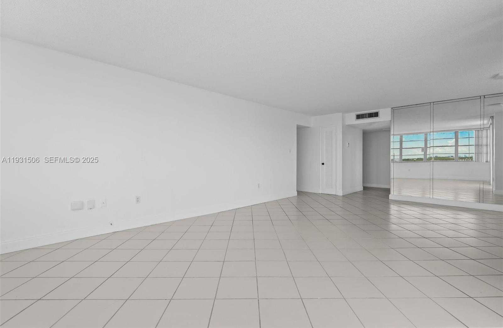 Small Image of 18081 BISCAYNE BLVD #1205, Aventura Number 22