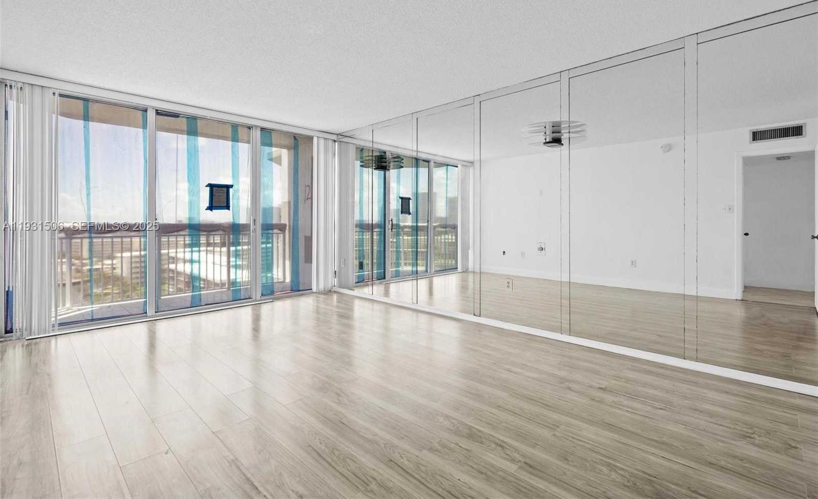 Small Image of 18081 BISCAYNE BLVD #1205, Aventura Number 24