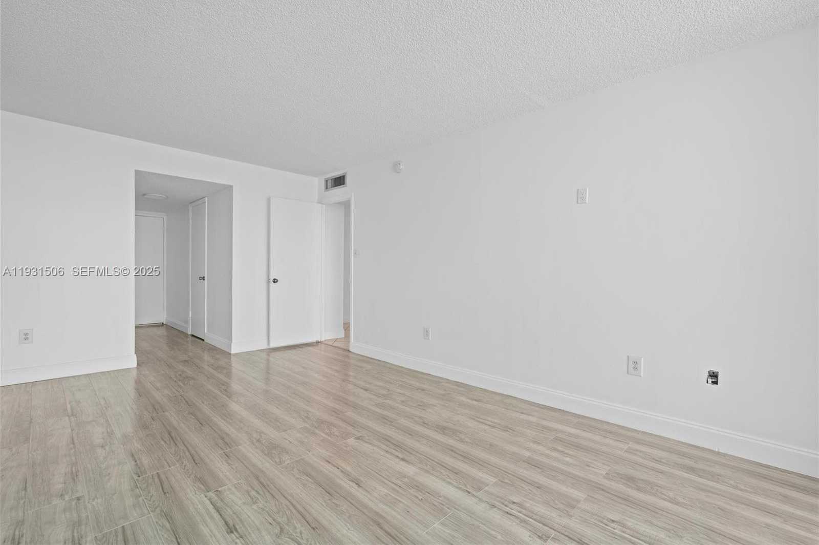 Small Image of 18081 BISCAYNE BLVD #1205, Aventura Number 25