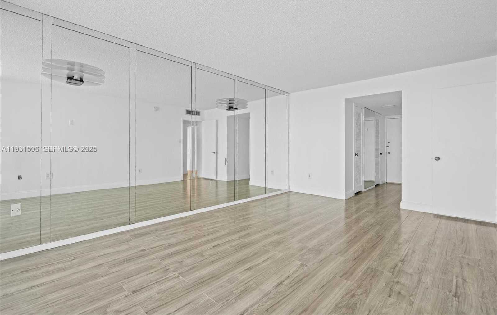 Small Image of 18081 BISCAYNE BLVD #1205, Aventura Number 26