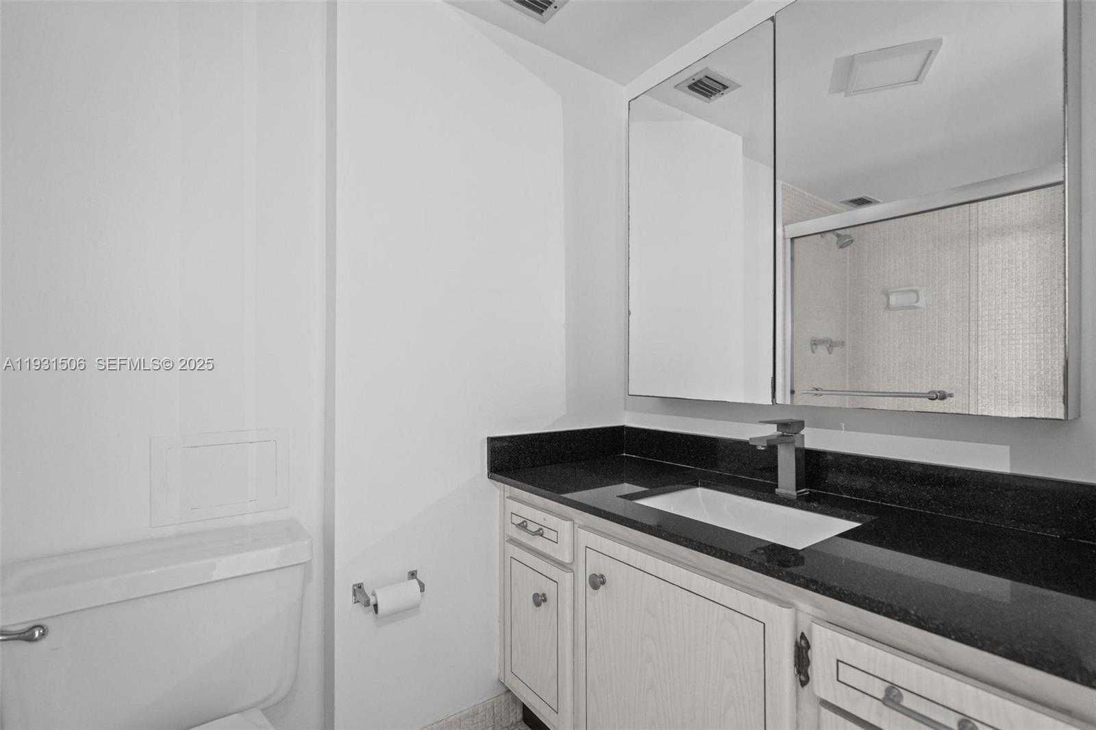 Small Image of 18081 BISCAYNE BLVD #1205, Aventura Number 30