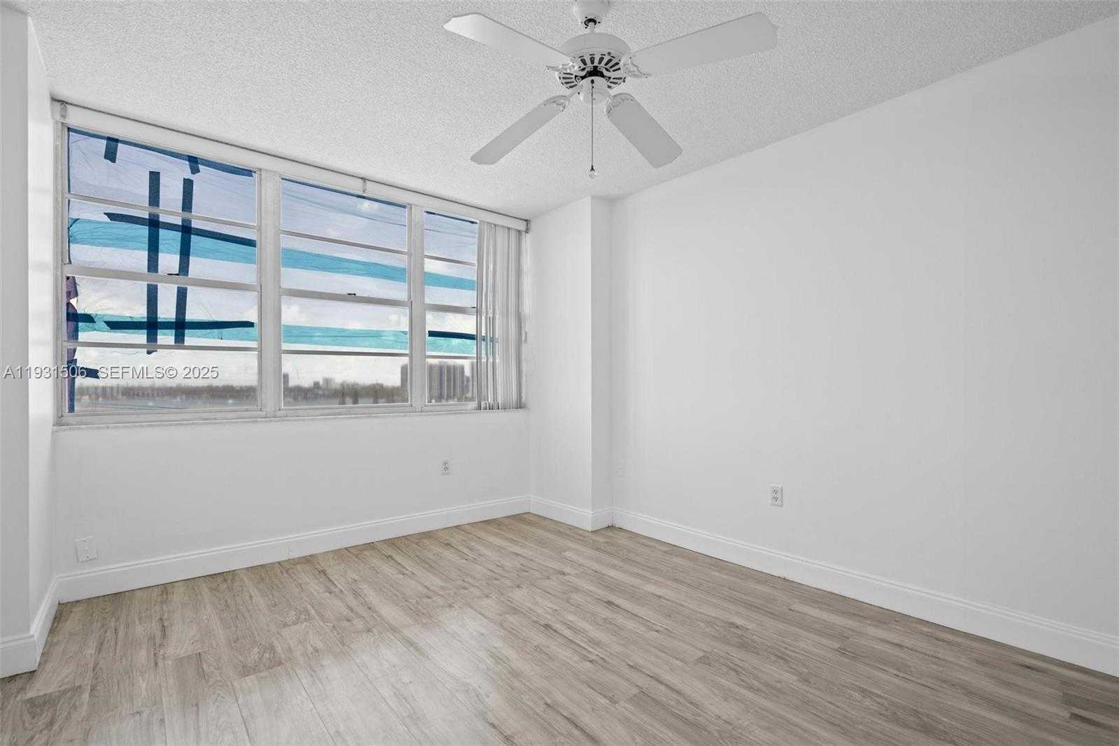Small Image of 18081 BISCAYNE BLVD #1205, Aventura Number 32