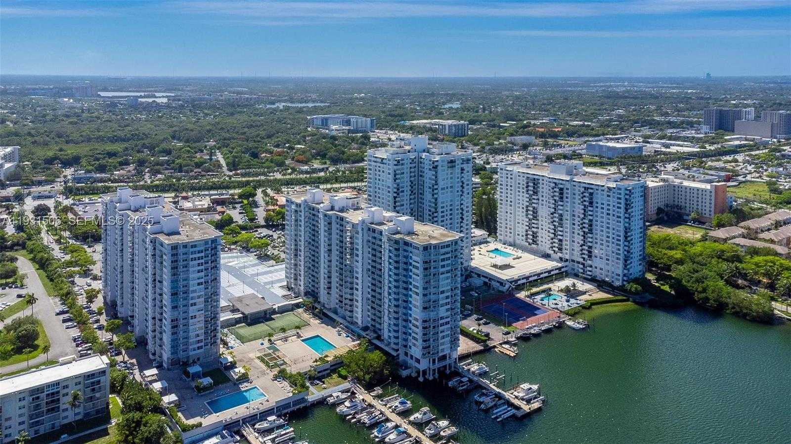 Small Image of 18081 BISCAYNE BLVD #1205, Aventura Number 48