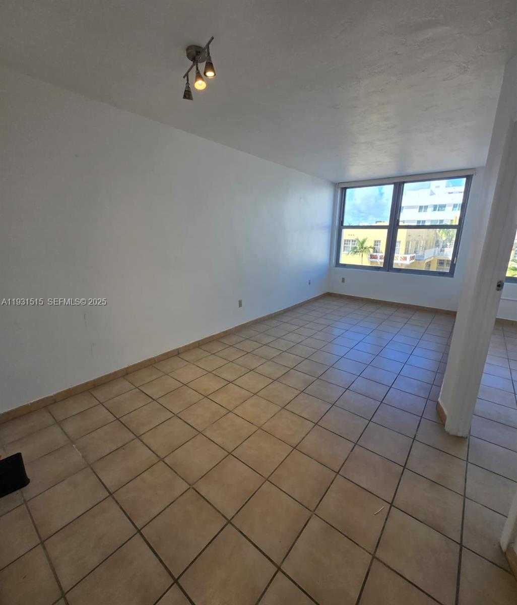 Small Image of 2899 COLLINS AVE #410, Miami Beach Number 10