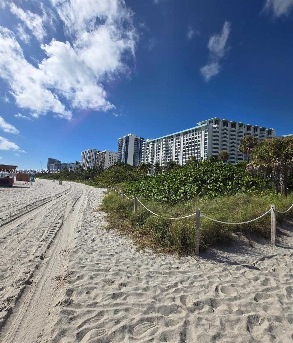 Small Image of 2899 COLLINS AVE #410, Miami Beach Number 2