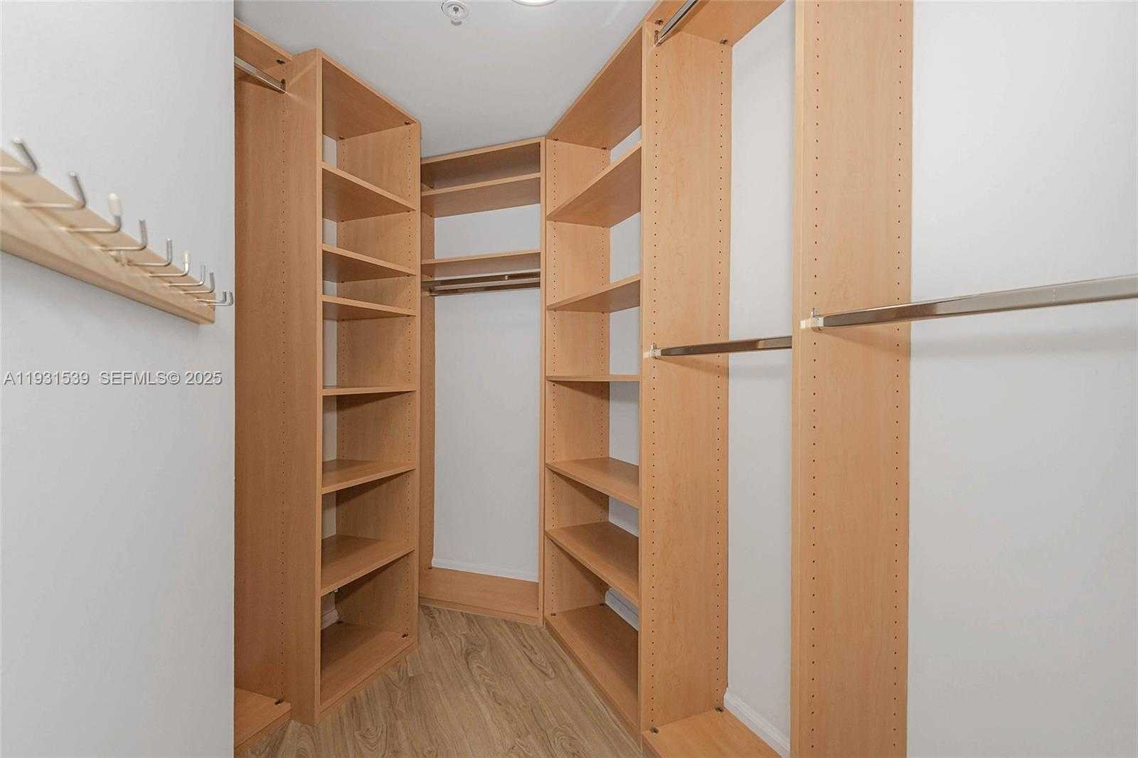 Small Image of 1900 SUNSET HARBOUR DR #1703, Miami Beach Number 15