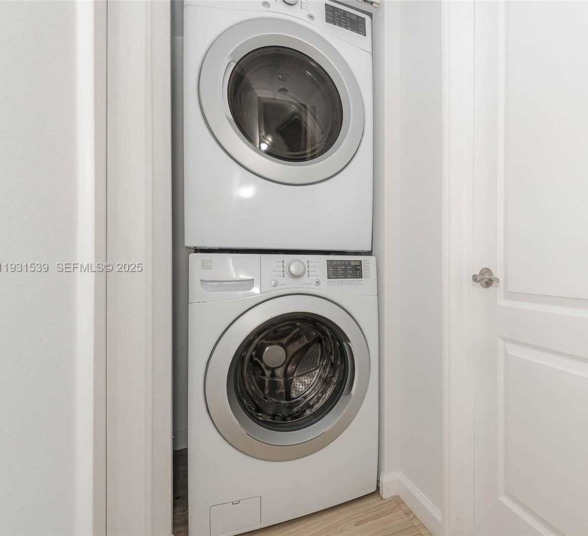 Small Image of 1900 SUNSET HARBOUR DR #1703, Miami Beach Number 17