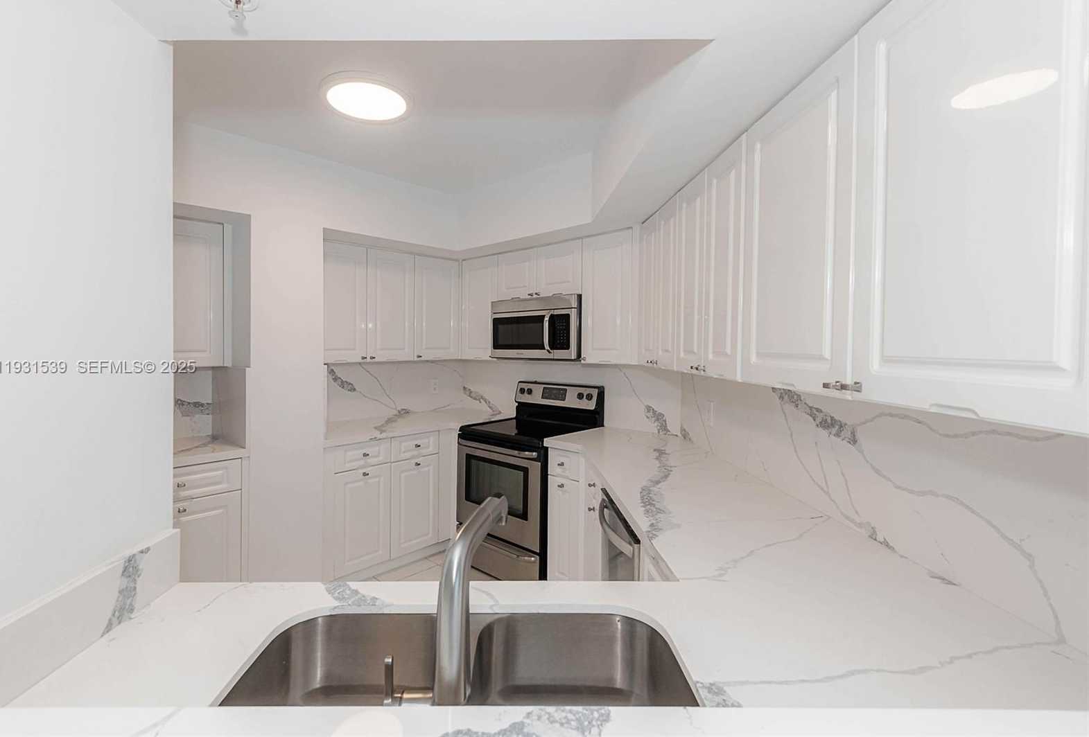 Small Image of 1900 SUNSET HARBOUR DR #1703, Miami Beach Number 6