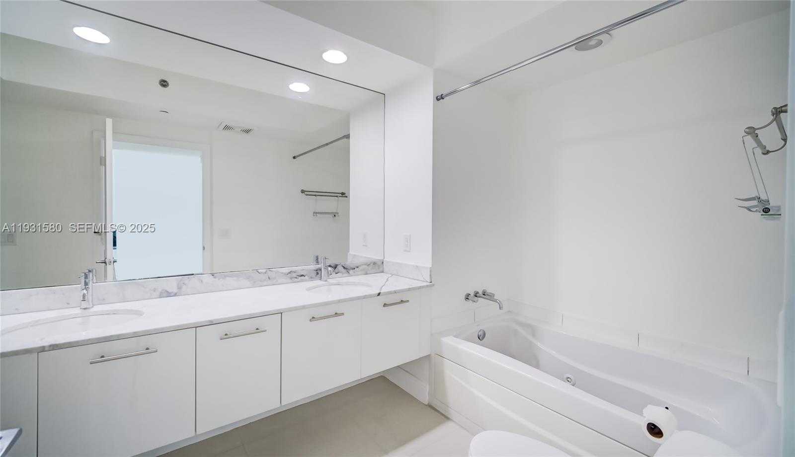 Small Image of 55 SOUTH EAST 6TH ST #2700, Miami Number 15