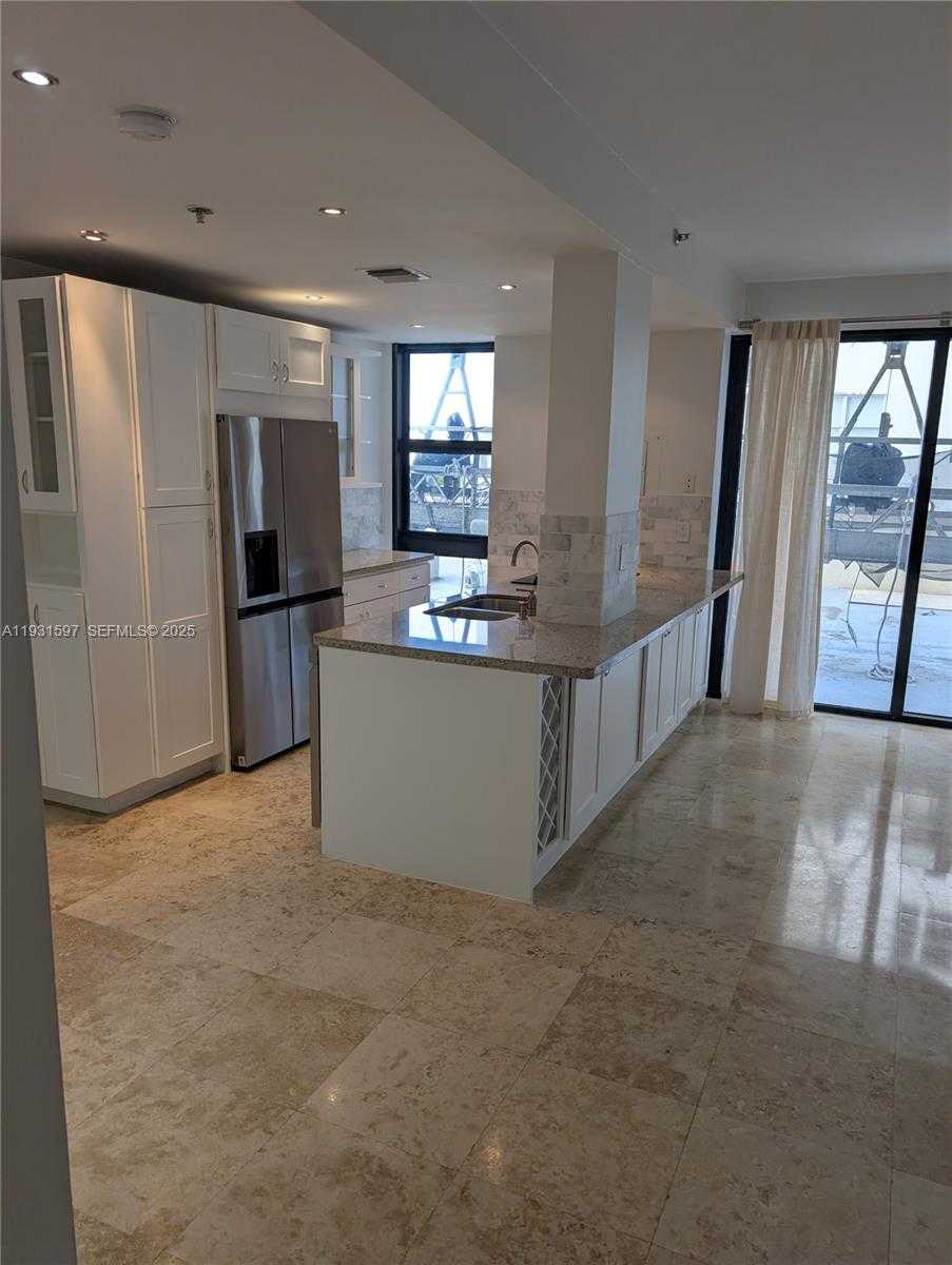 Small Image of 6061 COLLINS AVE #4E, Miami Beach Number 4