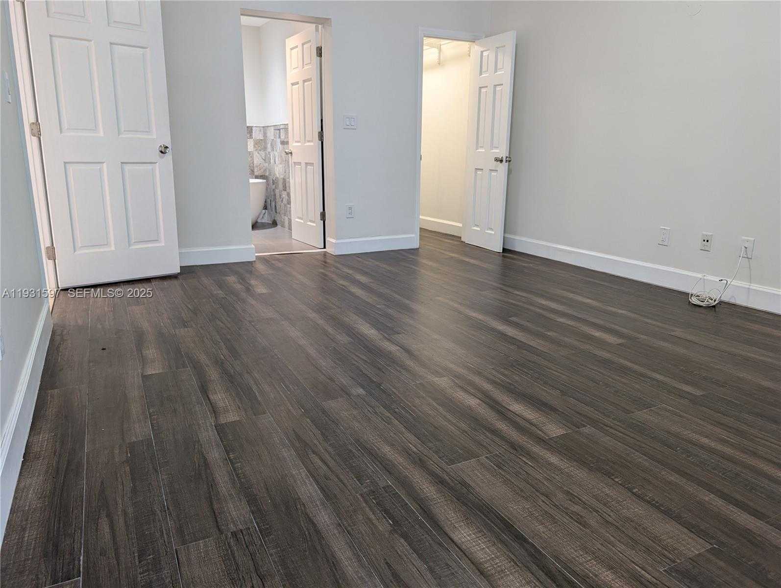 Small Image of 6061 COLLINS AVE #4E, Miami Beach Number 7