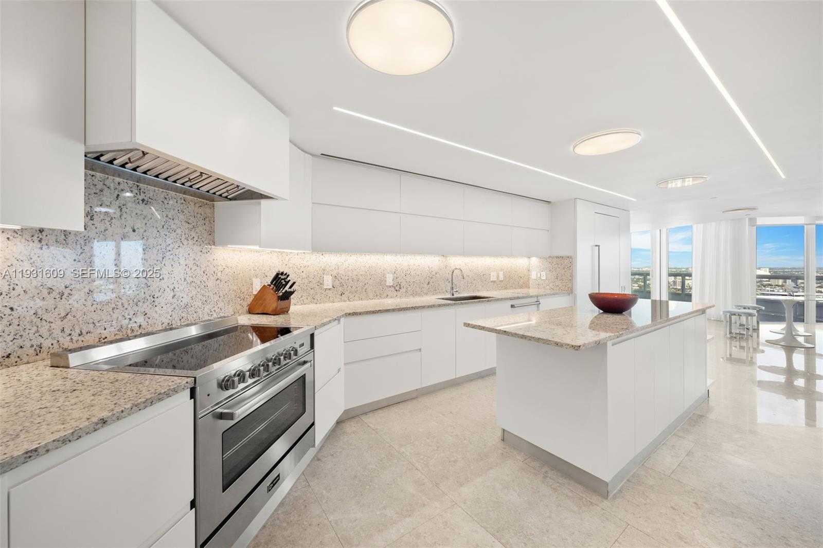 Small Image of 1643 BRICKELL AVE #4102, Miami Number 15