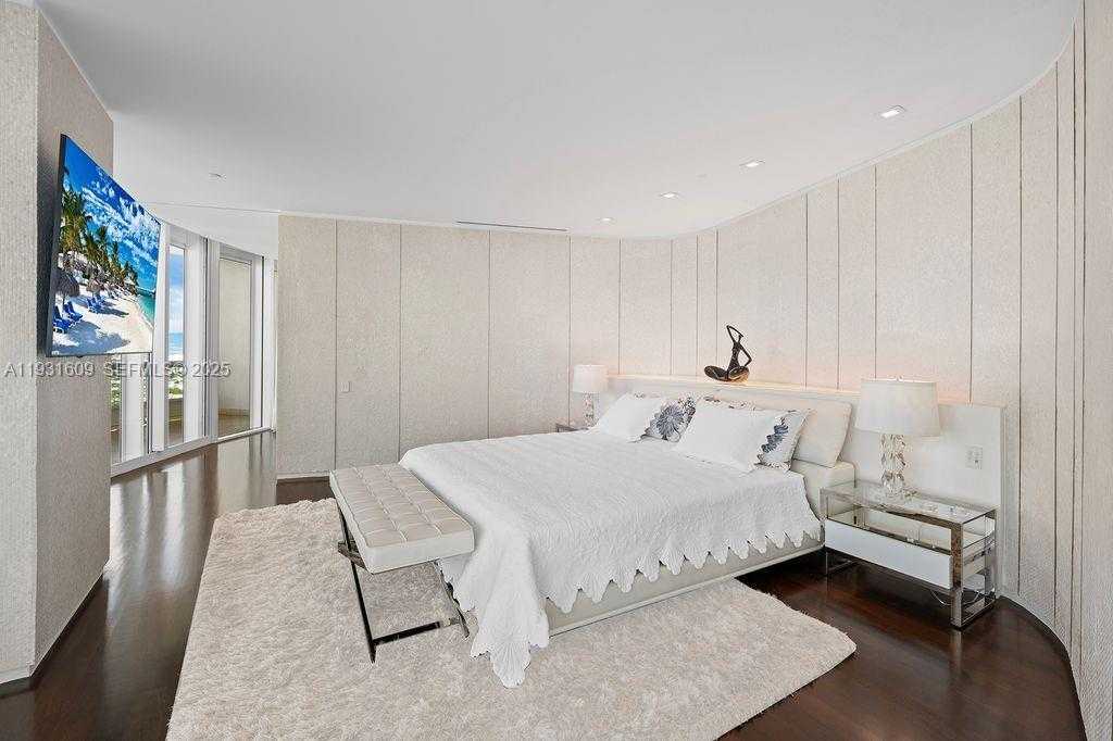 Small Image of 1643 BRICKELL AVE #4102, Miami Number 20