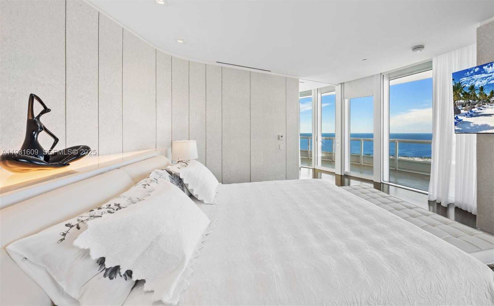 Small Image of 1643 BRICKELL AVE #4102, Miami Number 21