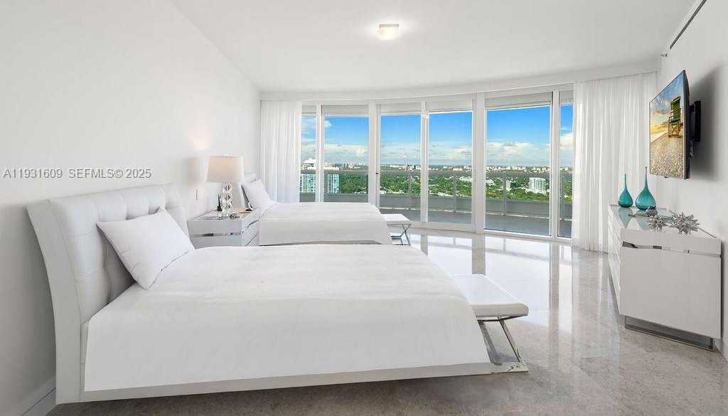 Small Image of 1643 BRICKELL AVE #4102, Miami Number 31