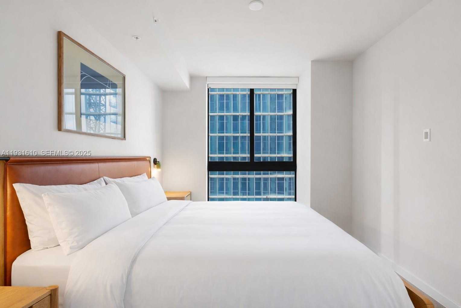 Small Image of 11 NORTH EAST 6TH ST #2204, Miami Number 11