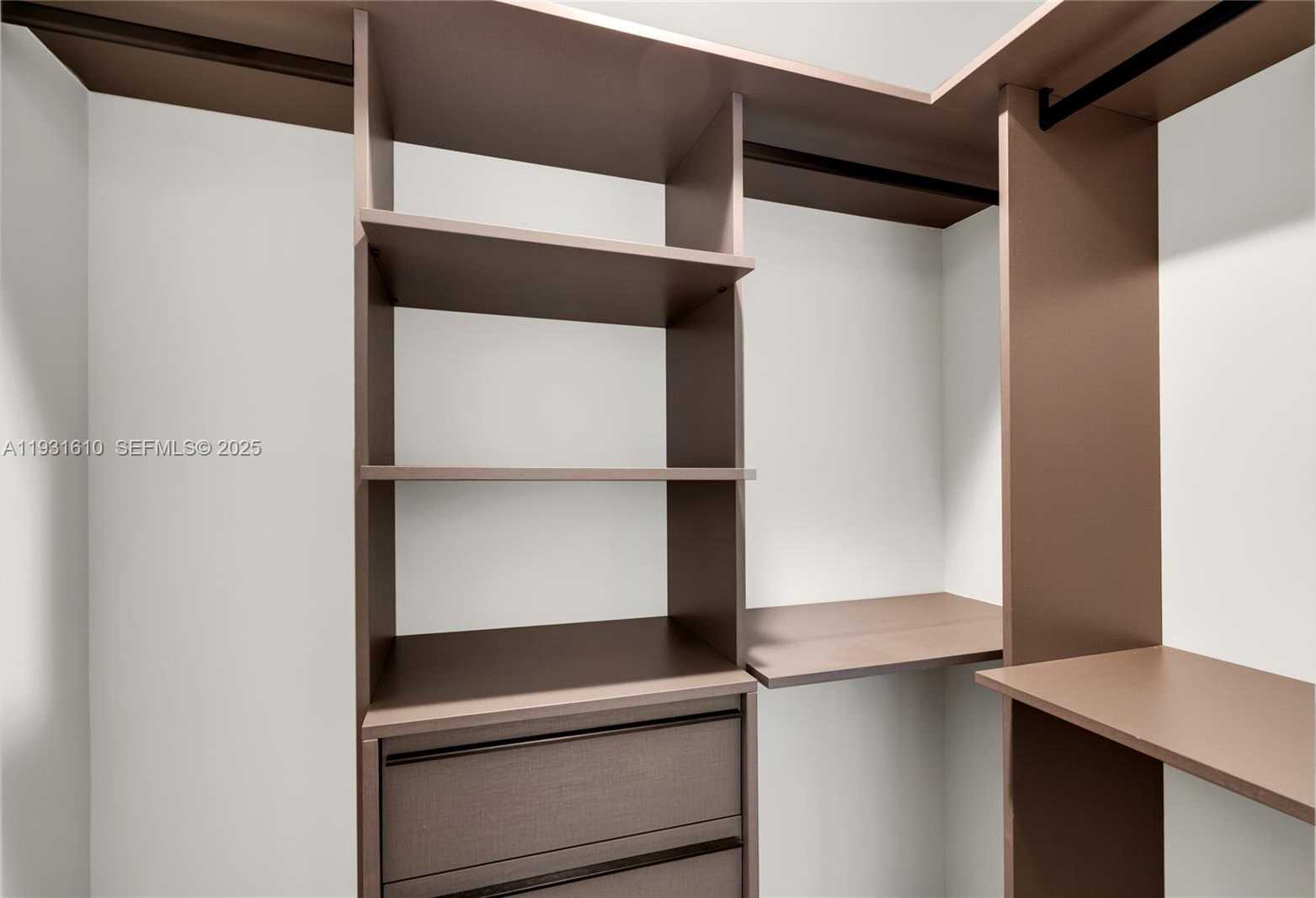 Small Image of 11 NORTH EAST 6TH ST #2204, Miami Number 13