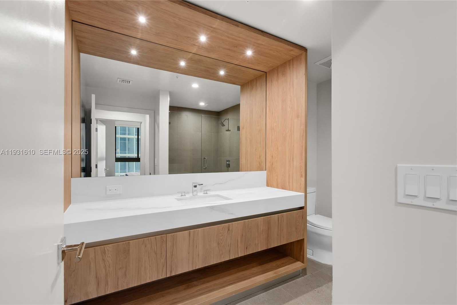 Small Image of 11 NORTH EAST 6TH ST #2204, Miami Number 15