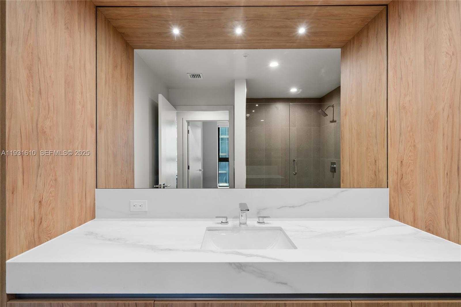 Small Image of 11 NORTH EAST 6TH ST #2204, Miami Number 16