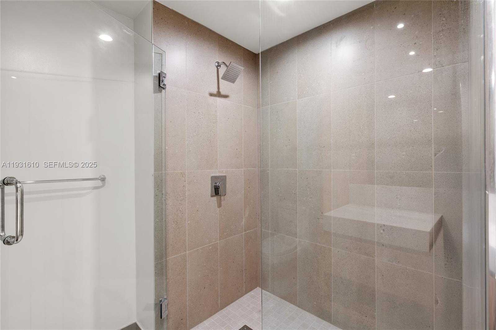 Small Image of 11 NORTH EAST 6TH ST #2204, Miami Number 17