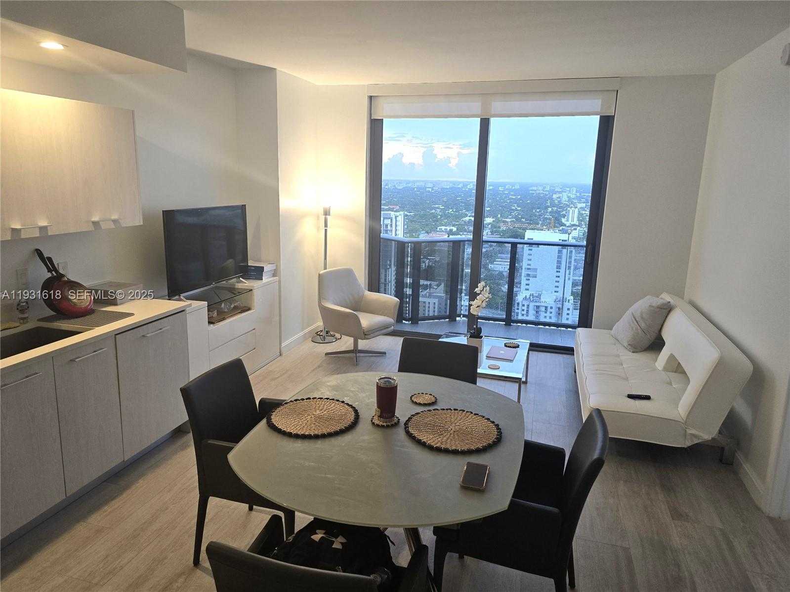 Small Image of 55 SOUTH WEST 9TH ST #3707, Miami Number 6