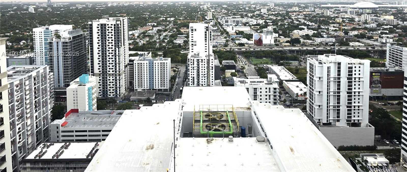 Small Image of 55 SOUTH WEST 9TH ST #3707, Miami Number 8