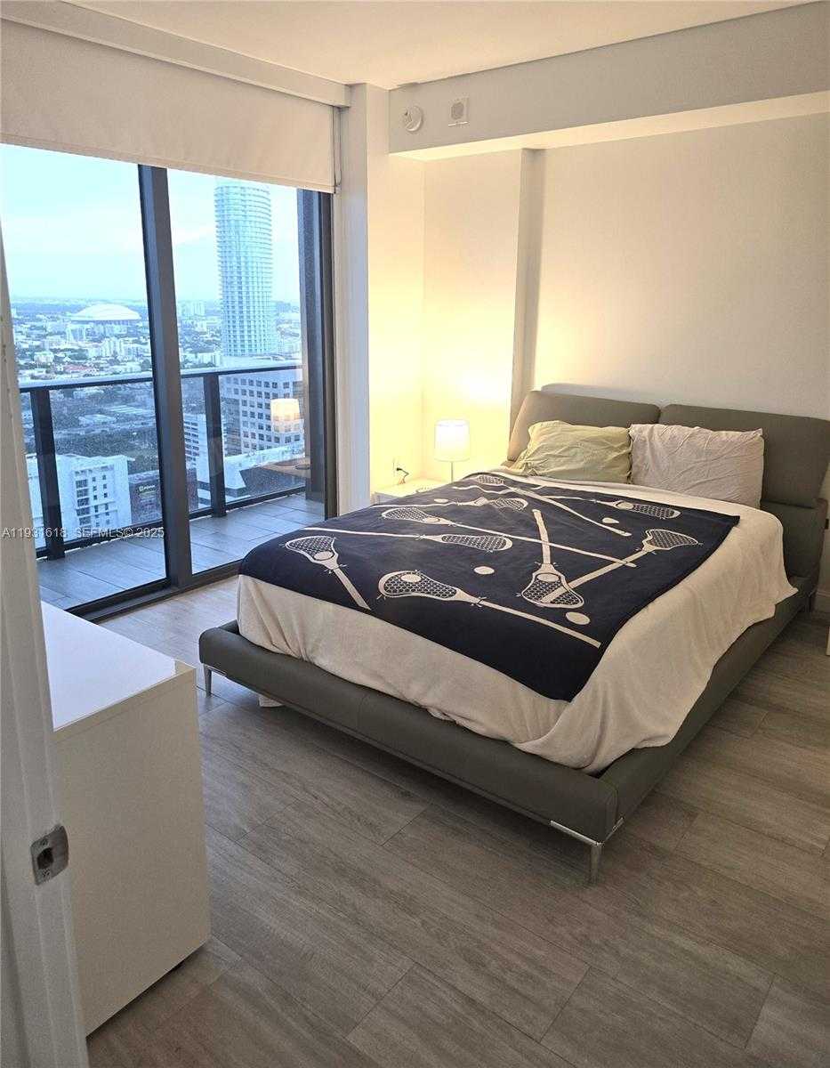 Small Image of 55 SOUTH WEST 9TH ST #3707, Miami Number 9