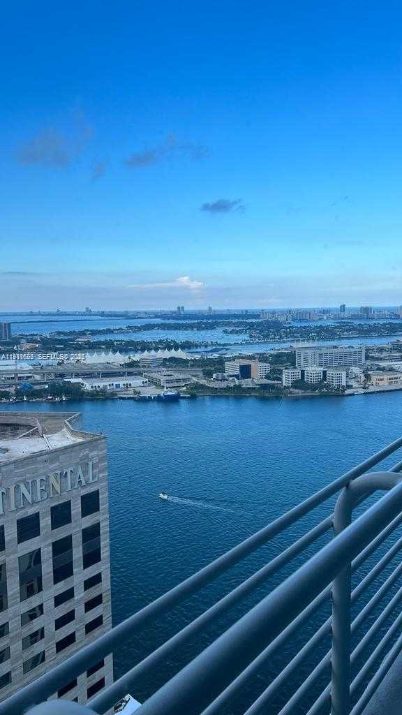 Small Image of 335 Biscayne Blvd, Miami, FL 33132, USA Number 16