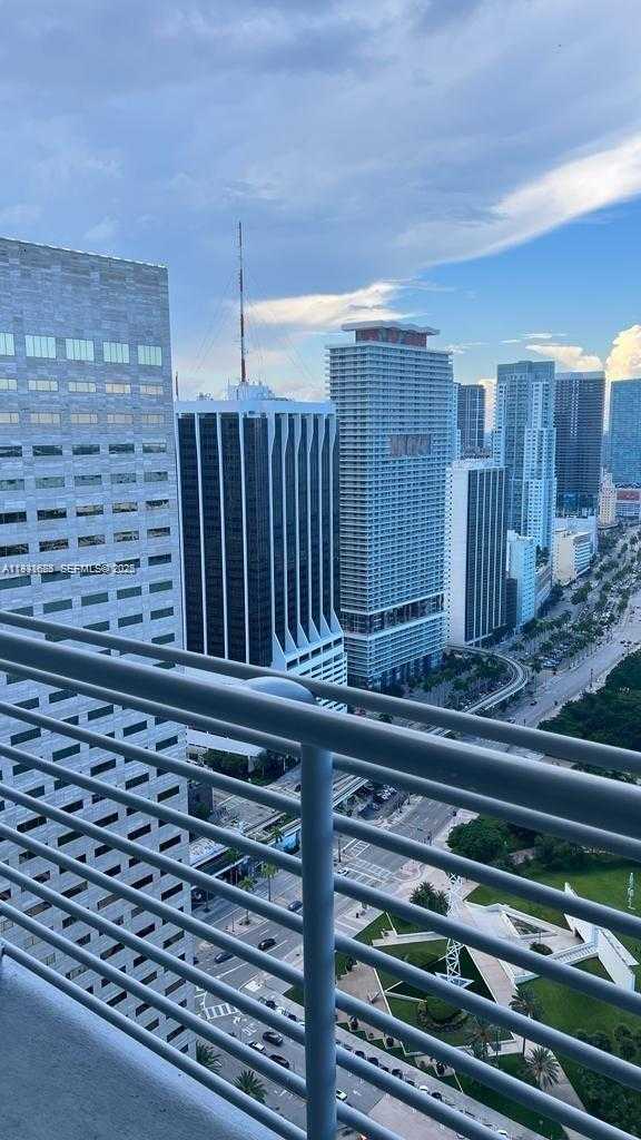 Small Image of 335 Biscayne Blvd, Miami, FL 33132, USA Number 18