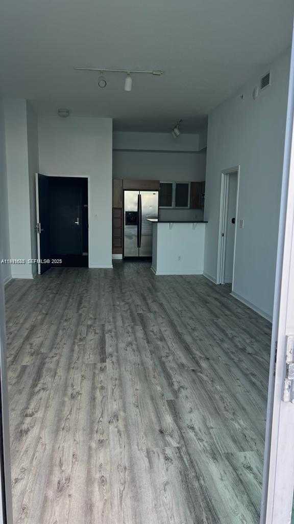 Small Image of 335 Biscayne Blvd, Miami, FL 33132, USA Number 5