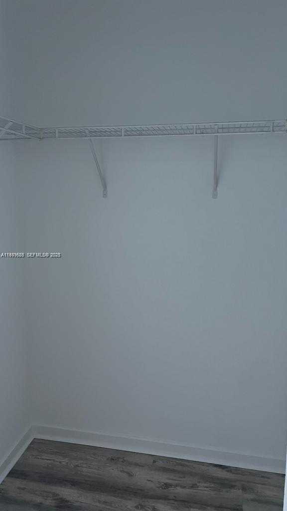 Small Image of 335 Biscayne Blvd, Miami, FL 33132, USA Number 7