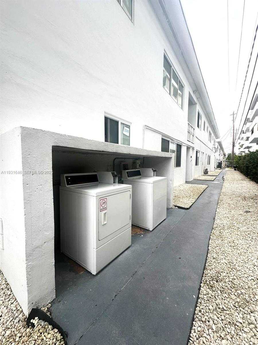 Small Image of Miami Beach Number 21