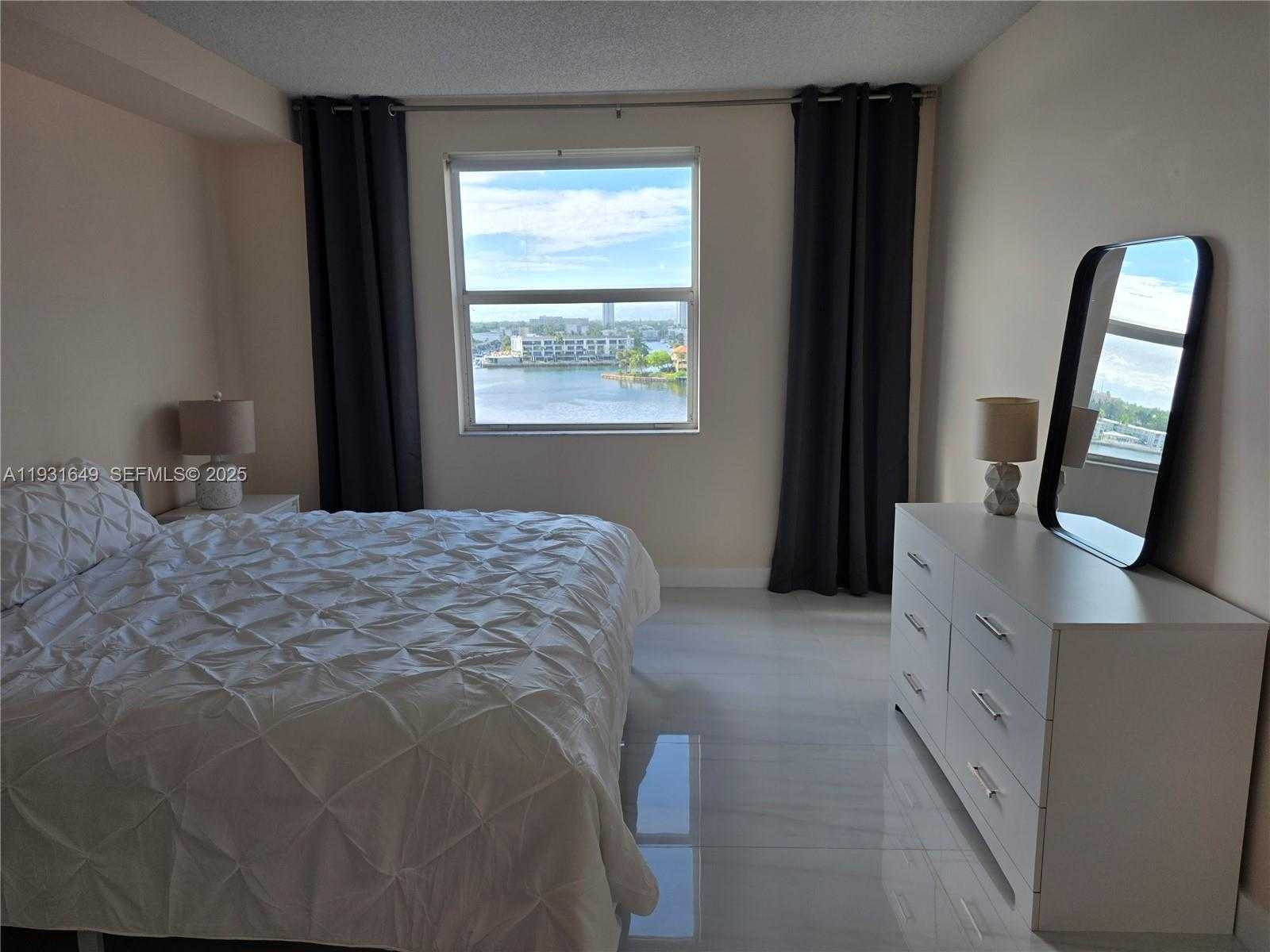 Small Image of 17150 NORTH BAY RD #2806, Sunny Isles Beach Number 12