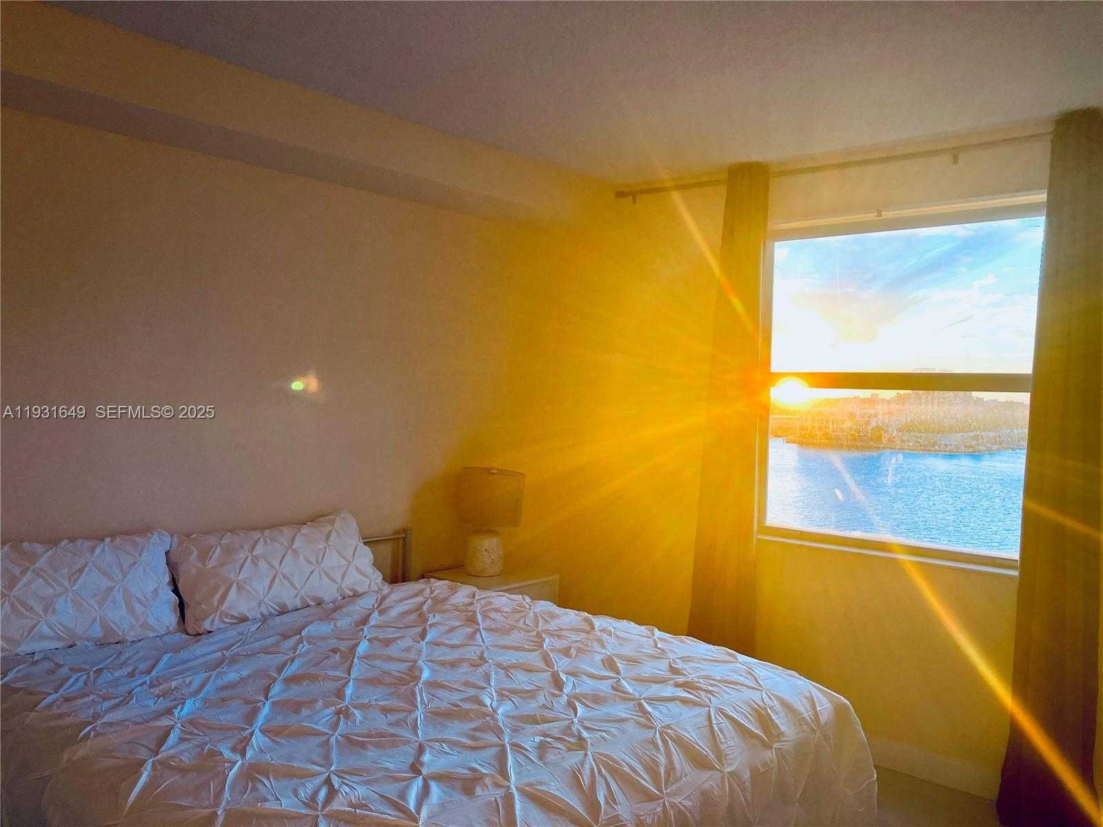 Small Image of 17150 NORTH BAY RD #2806, Sunny Isles Beach Number 14