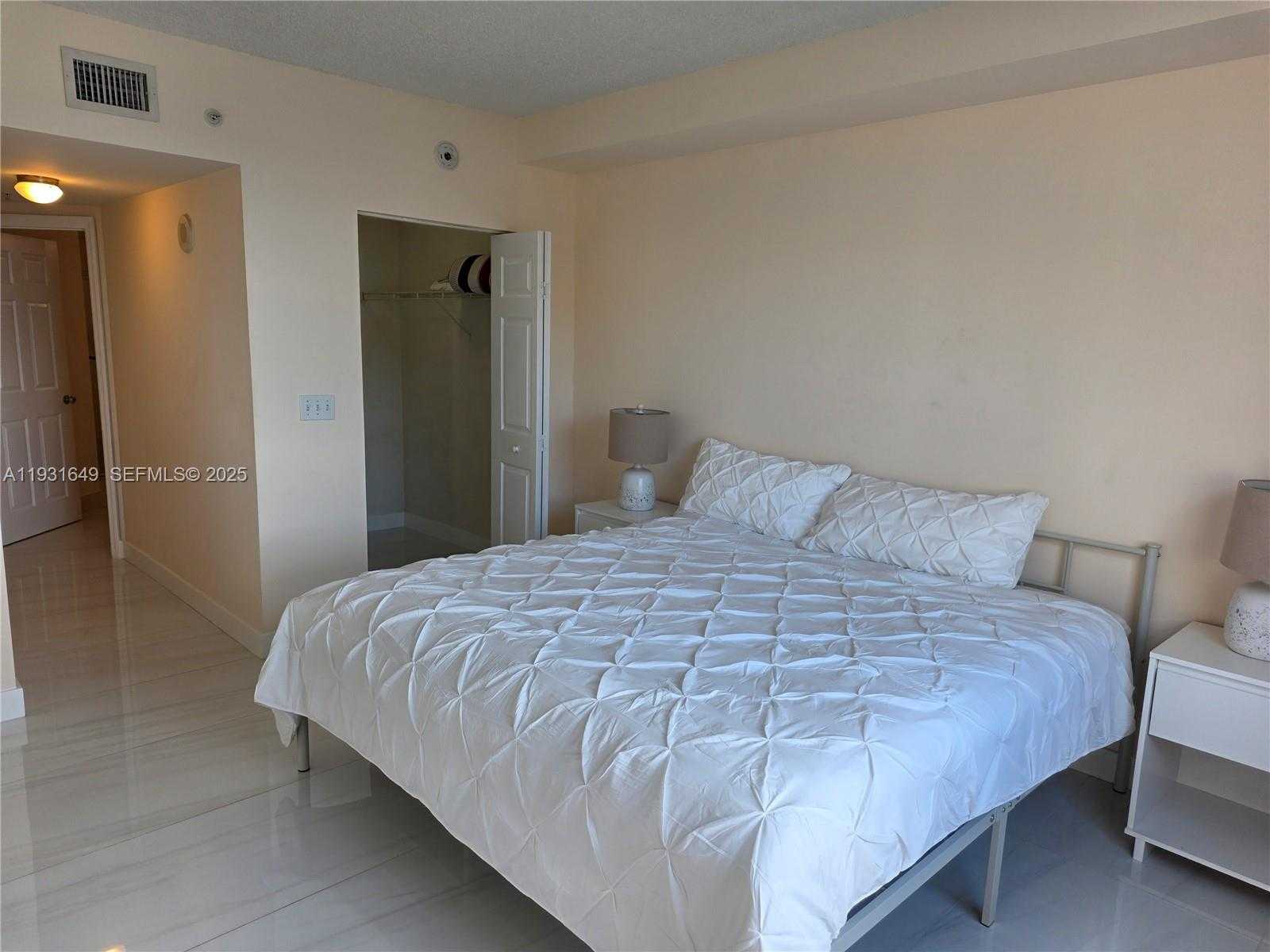 Small Image of 17150 NORTH BAY RD #2806, Sunny Isles Beach Number 15