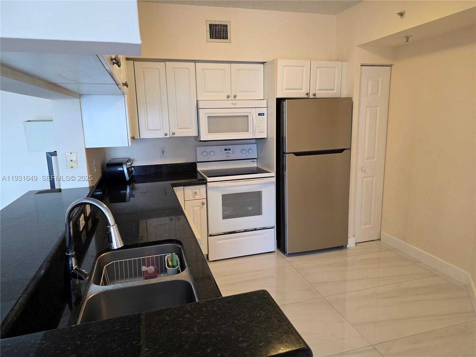Small Image of 17150 NORTH BAY RD #2806, Sunny Isles Beach Number 18