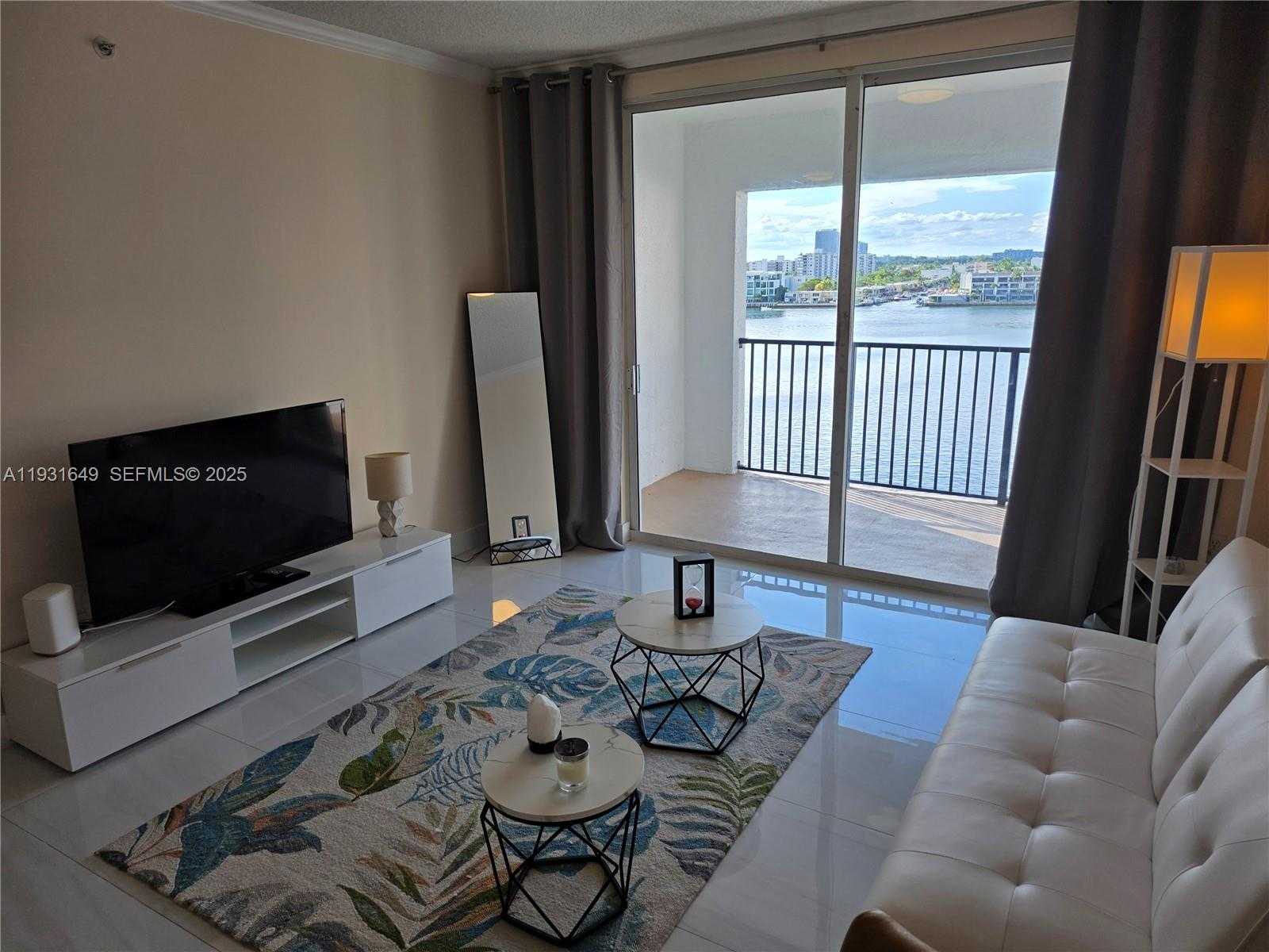 Small Image of 17150 NORTH BAY RD #2806, Sunny Isles Beach Number 2