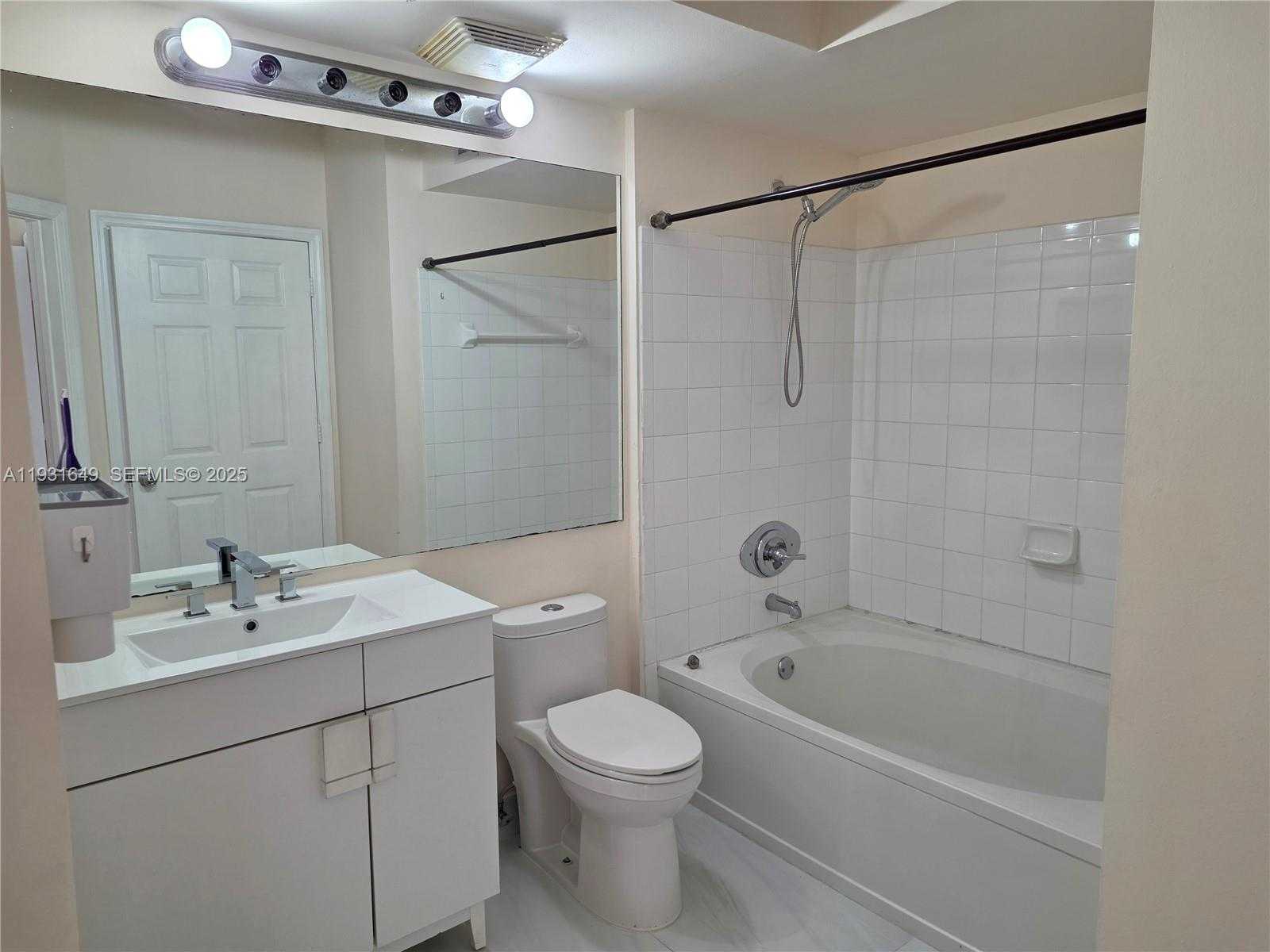 Small Image of 17150 NORTH BAY RD #2806, Sunny Isles Beach Number 24