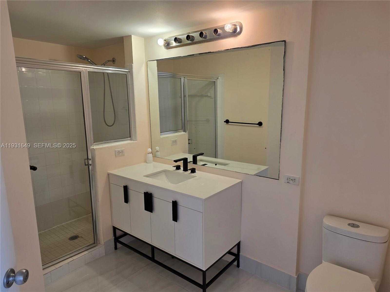 Small Image of 17150 NORTH BAY RD #2806, Sunny Isles Beach Number 8