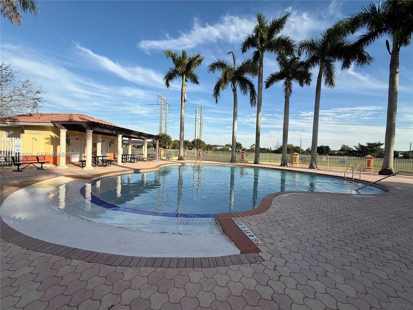 Small Image of 7402 NORTH WEST 179TH TER, Hialeah Number 21