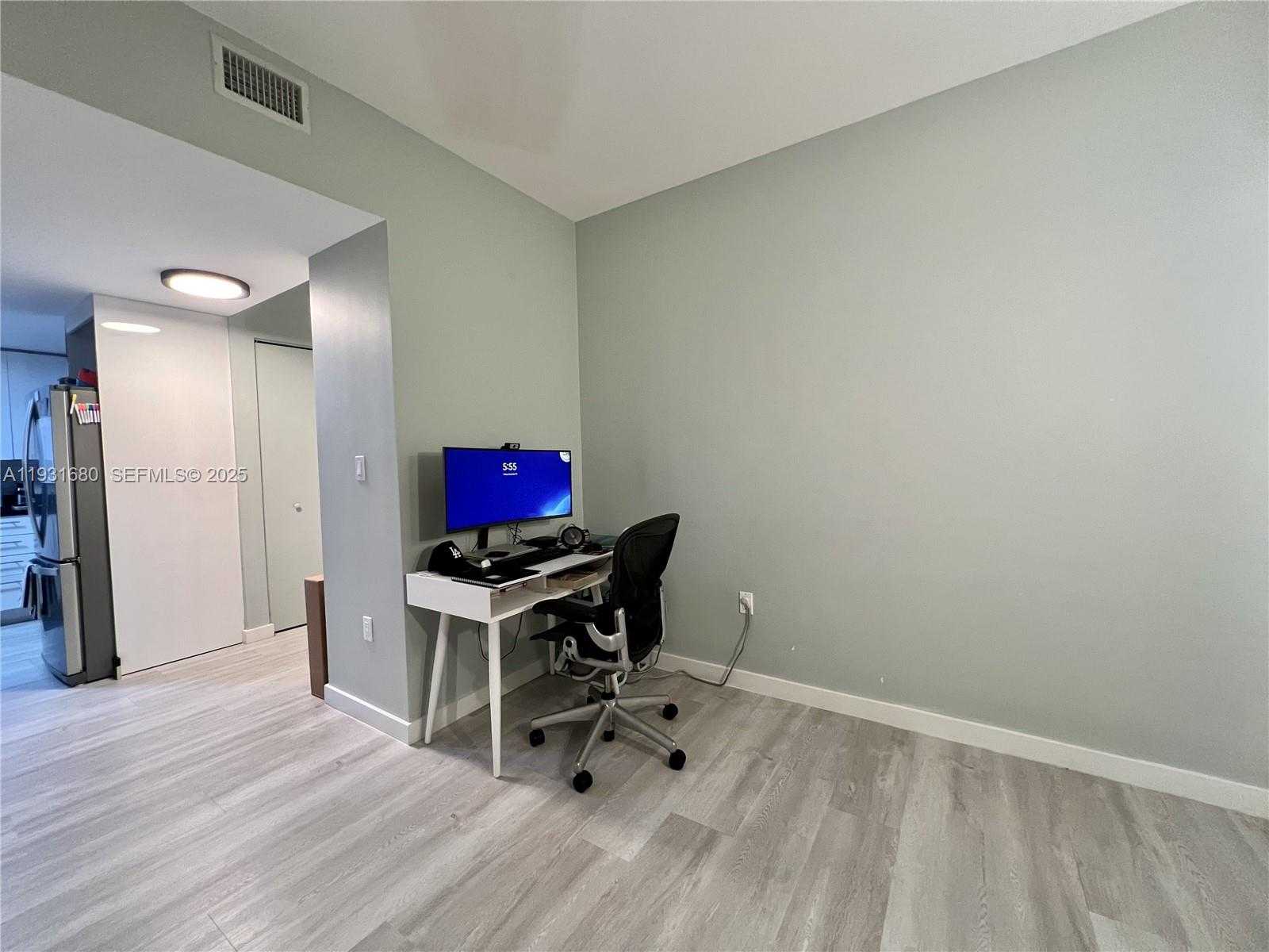 Small Image of 92 SOUTH WEST 3RD ST #1503, Miami Number 28