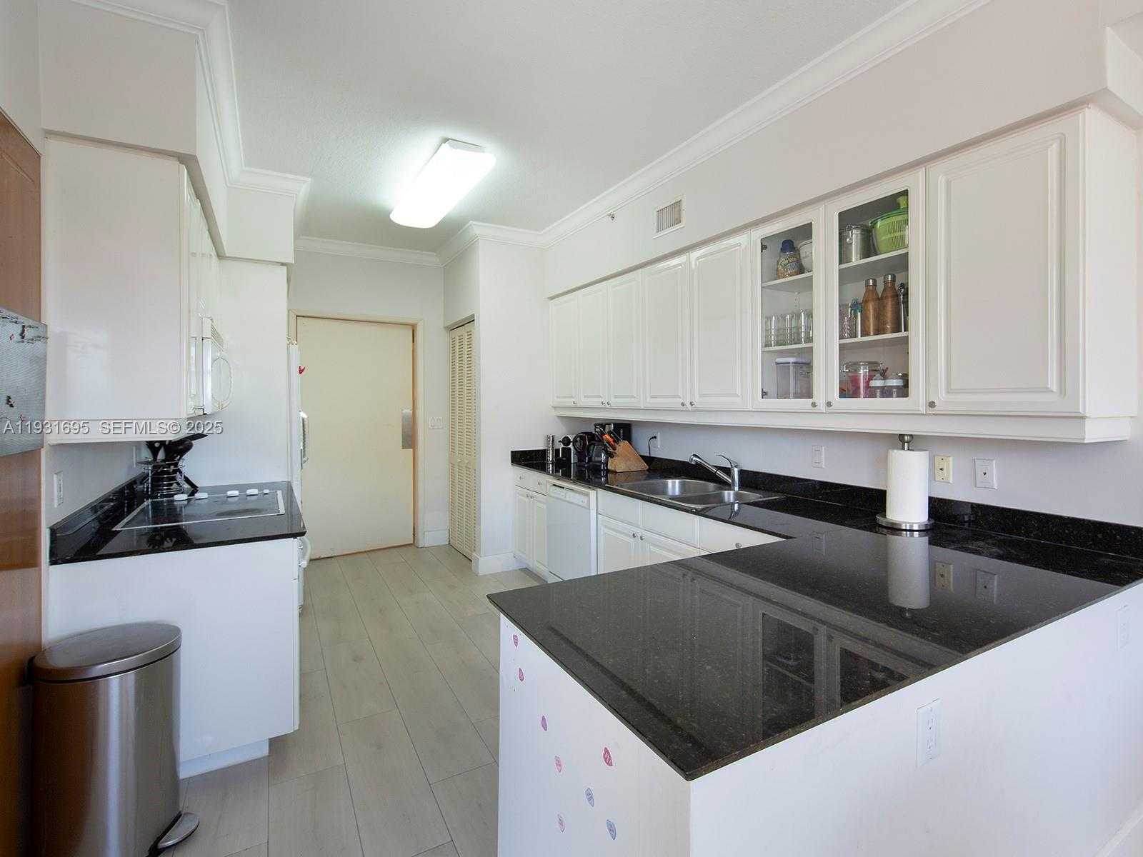 Small Image of 735 CRANDON BLVD #503, Key Biscayne Number 10